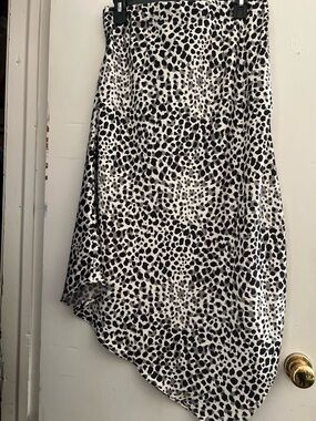 Forever 21 Black and White Leopard Asymmetrical Skirt